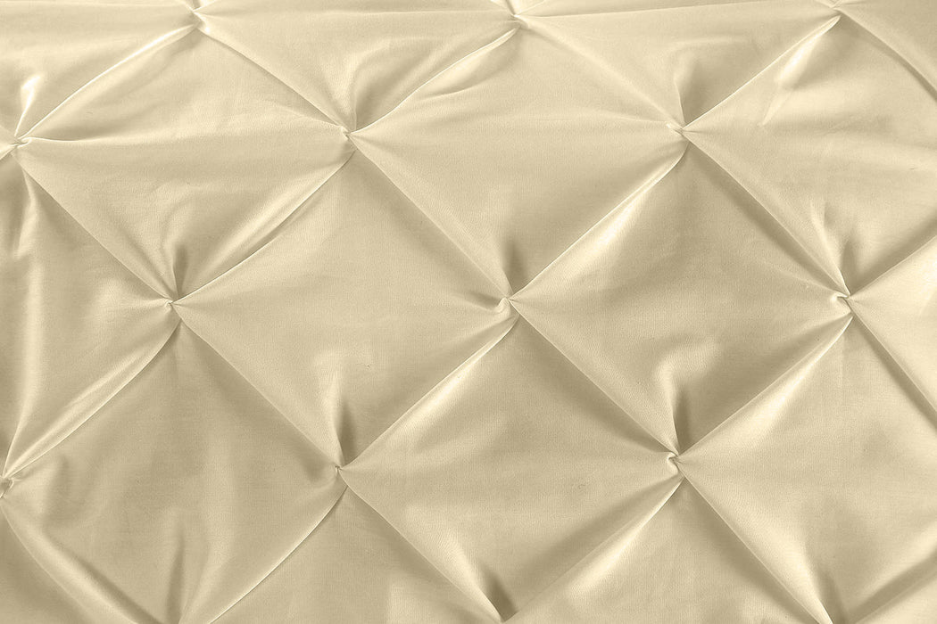 Ivory Pinch Bed Runner