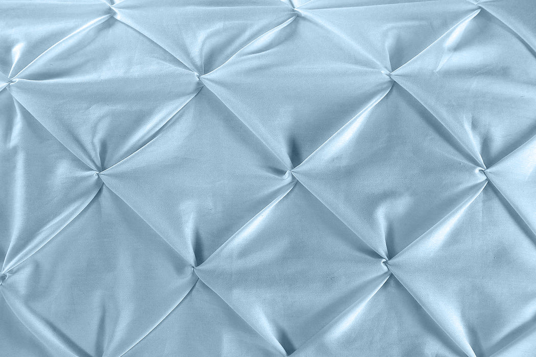Light Blue Pinch Bed Runner